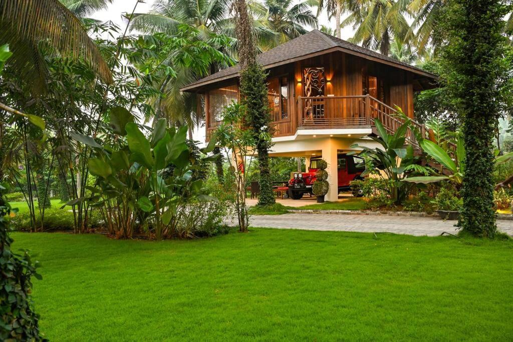 Villa Woods & Palms Pollāchi Exteriör bild